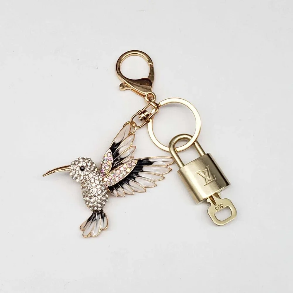 LV Authentic Gold Padlock 🔒 Key Set w/ Unbranded Bird Keychain Charm